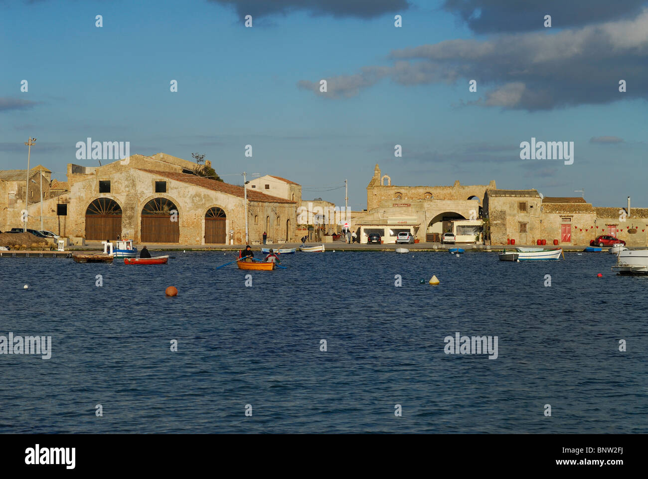 Marzamemi. Sicily. Italy. Old fishing port & the ex tuna fishery / tonnara. L'antica tonnara e il vecchio porto da pesca. Stock Photo