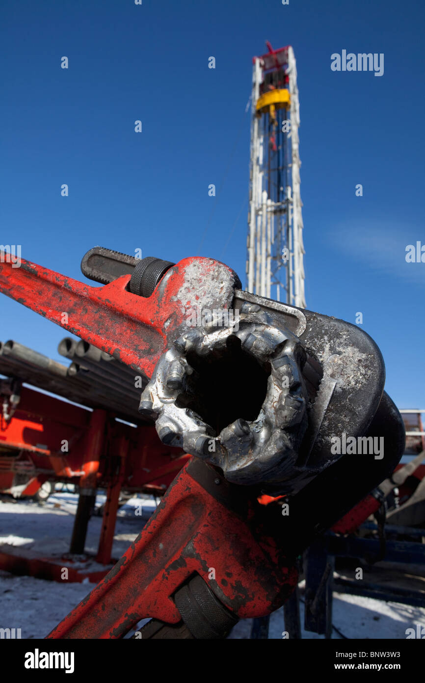 Oil Rig Torque Ranch Pipe wrench on oil drilling rig Stock Photo - Alamy