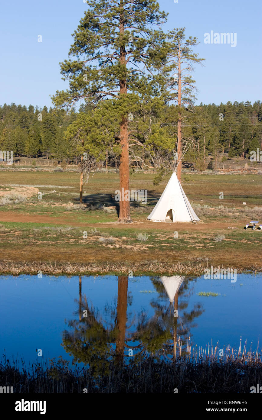 Indian camp america hi-res stock photography and images - Alamy