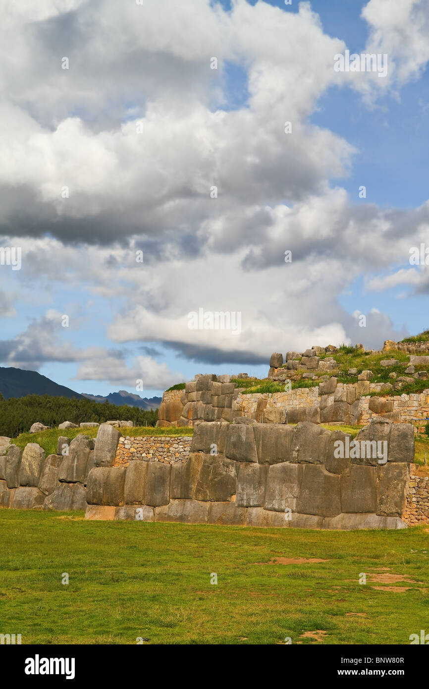 Views Of The Ruins Of Sacsayhuaman In Cusco Peru Stock Photo Alamy views-of-the-ruins-of-sacsayhuaman-in-cusco-peru-stock-photo-alamy