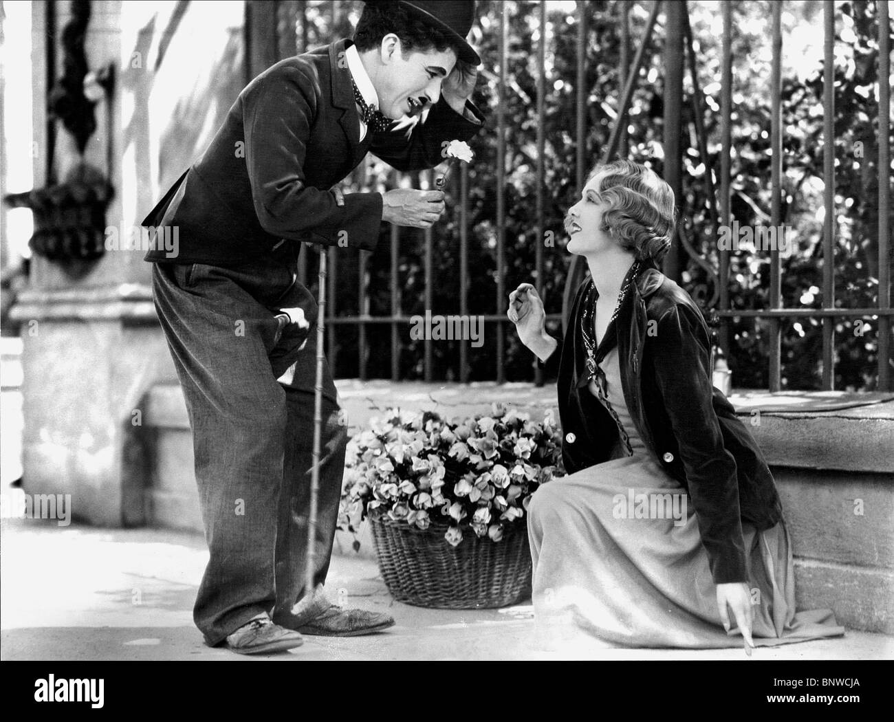 CHARLIE CHAPLIN, VIRGINIA CHERRILL, CITY LIGHTS, 1931 Stock Photo