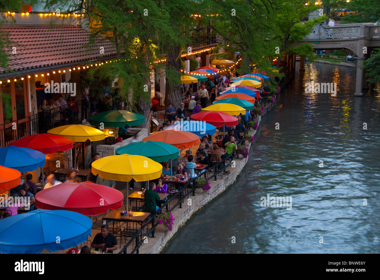 Restaurants line the River Walk on Paseo del Rio in downtown San Antonio, Texas, USA Stock Photo