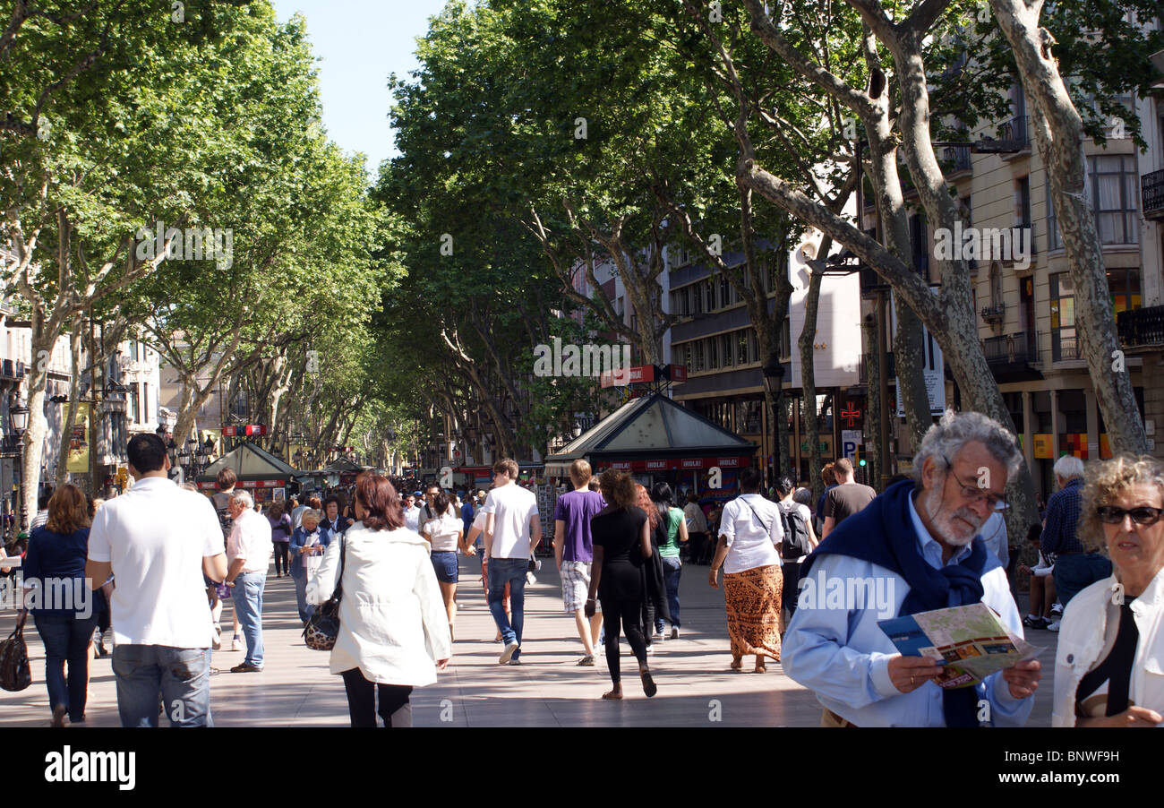 People walking down la rambla hi-res stock photography and images - Alamy