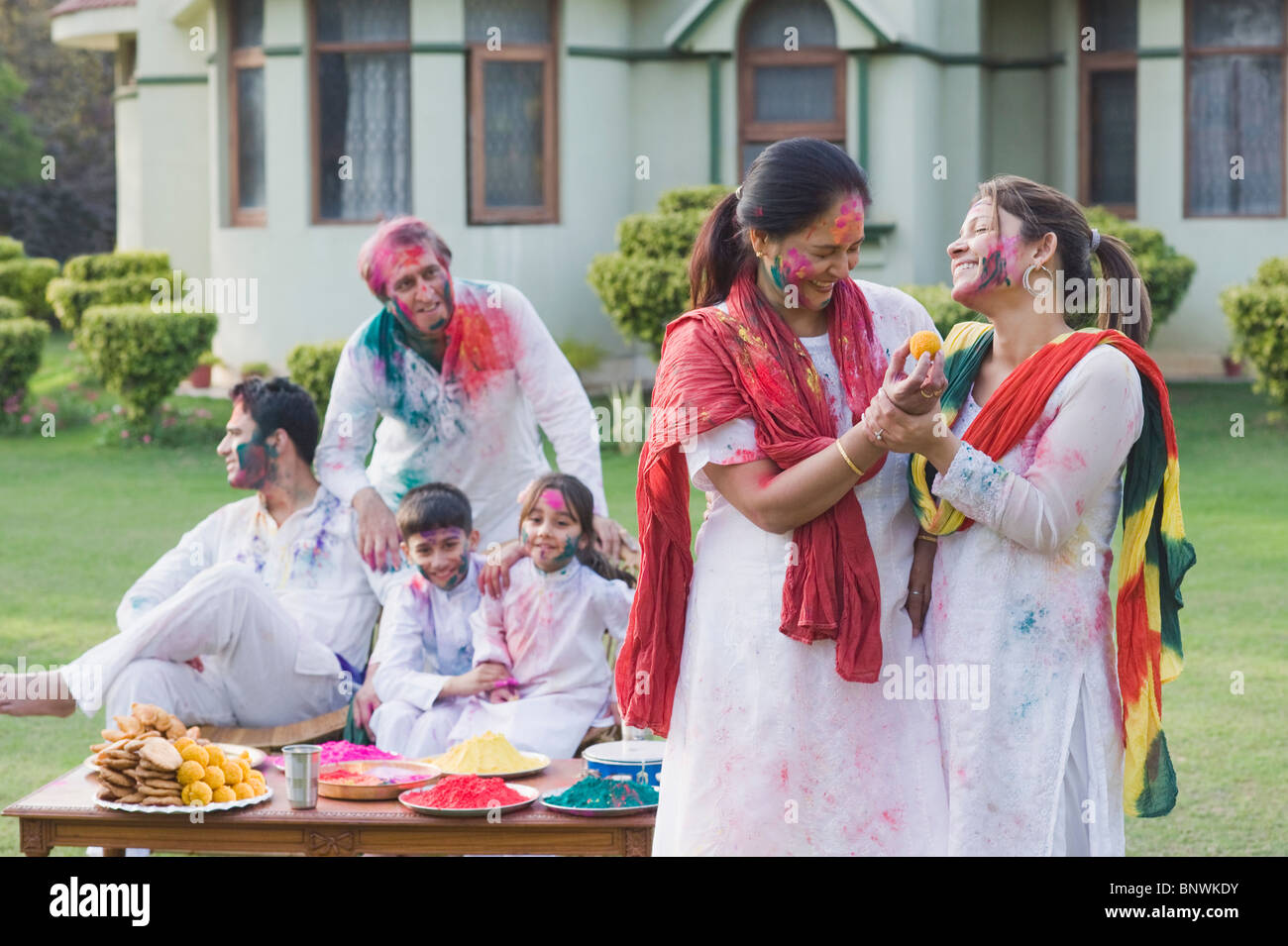 holi videos of family