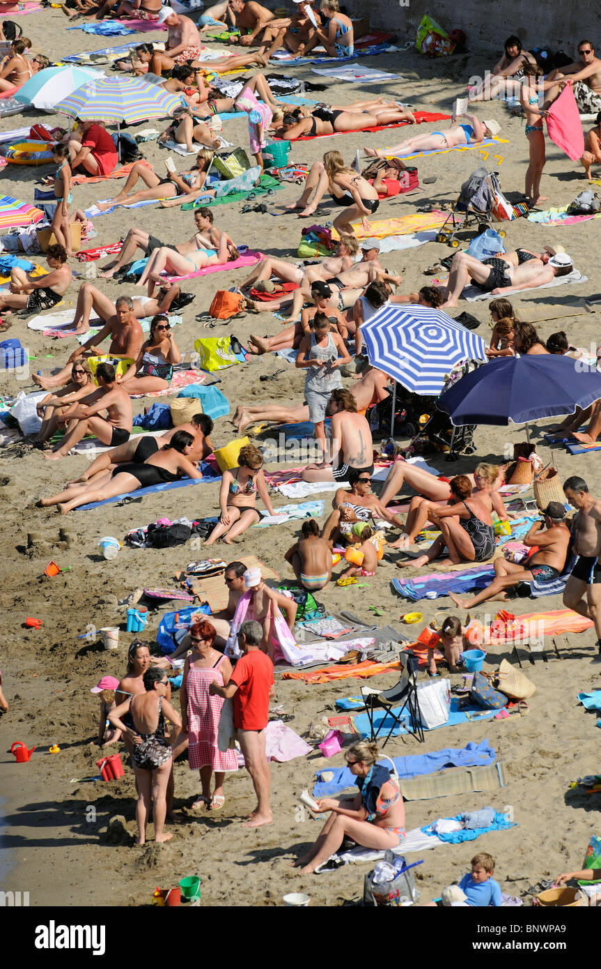 Beaches Crowded High Resolution Stock Photography and Images - Alamy