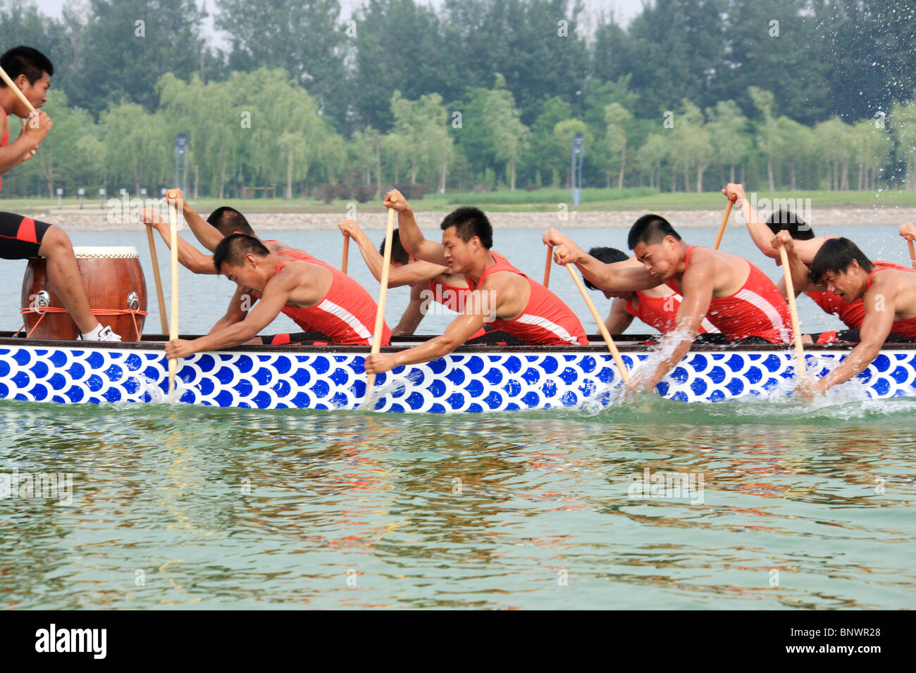 dragon boat racing Stock Photo - Alamy