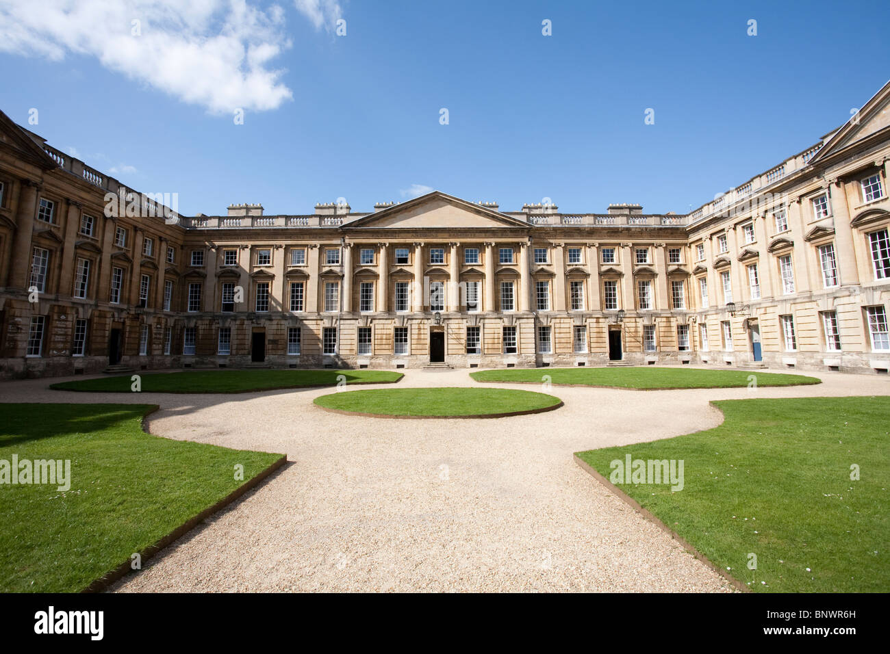 Image shows The Peckwater Quadrangle, designed by Henry Aldrich, at Christ Church, Oxford, England.Photo:Jeff Gilbert Stock Photo