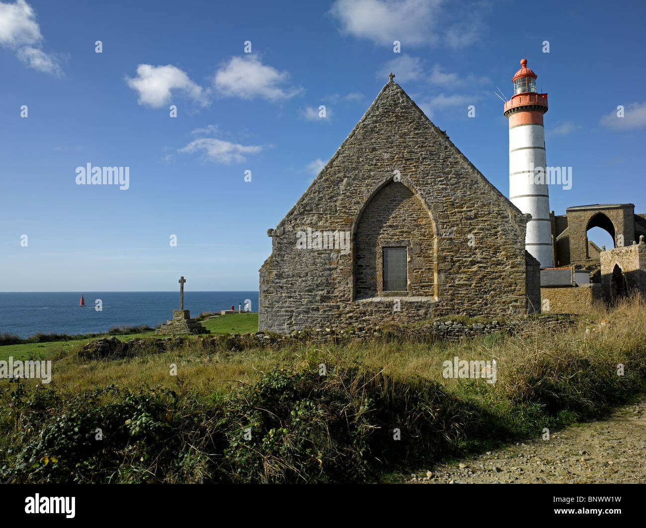 France, Brittany : saint Mathieu lighthouse and old abbey ruins Stock ...
