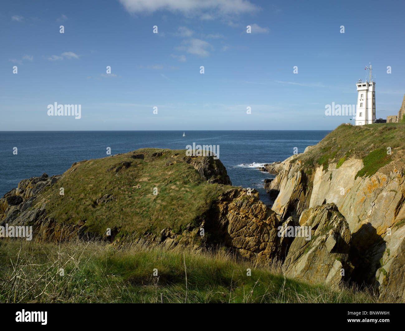France, Brittany : saint Mathieu lighthouse and old abbey ruins Stock ...
