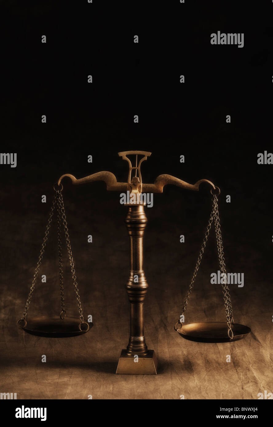 Scientific balance scale hi-res stock photography and images - Alamy