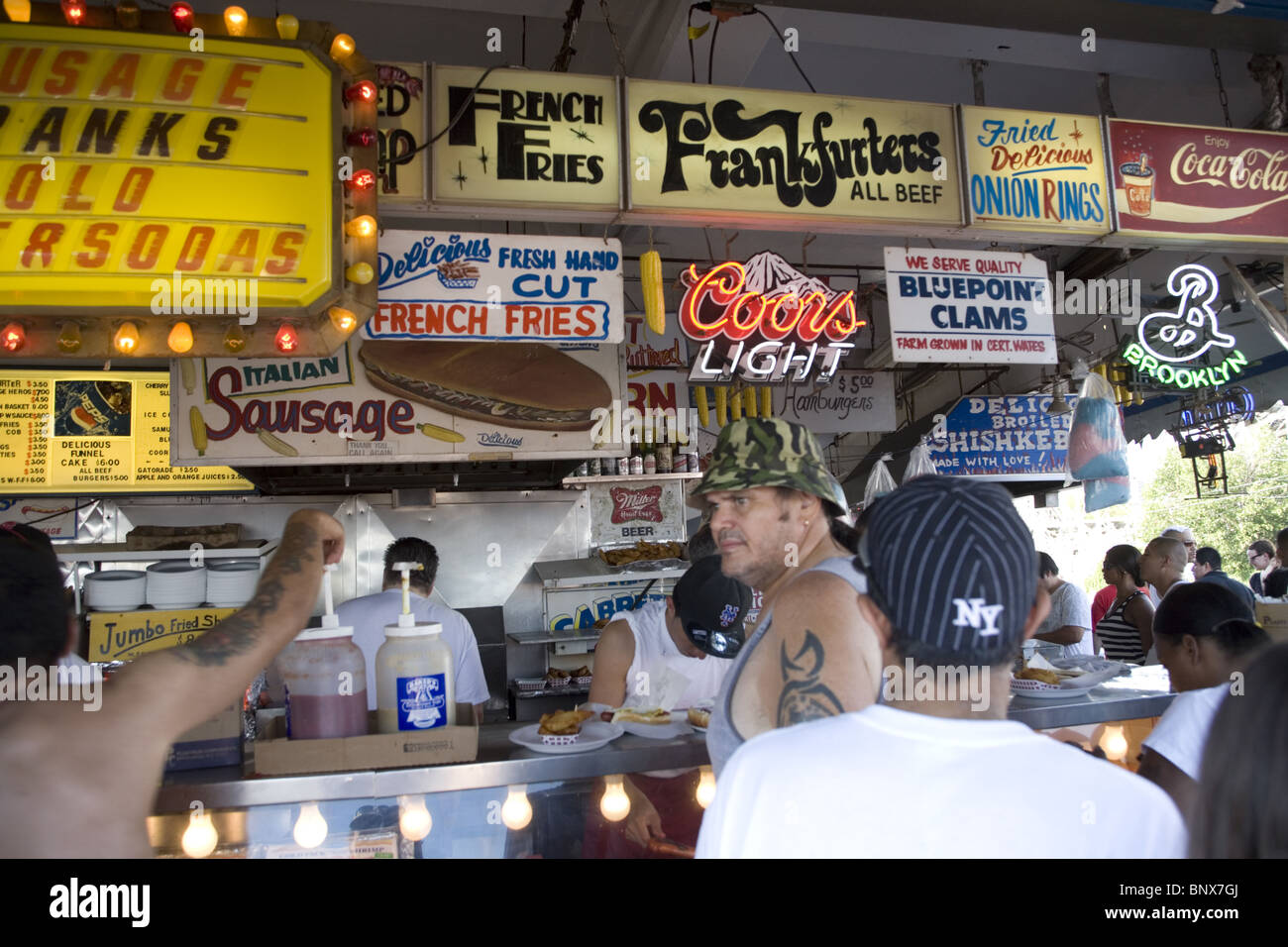 Concession food hires stock photography and images Alamy