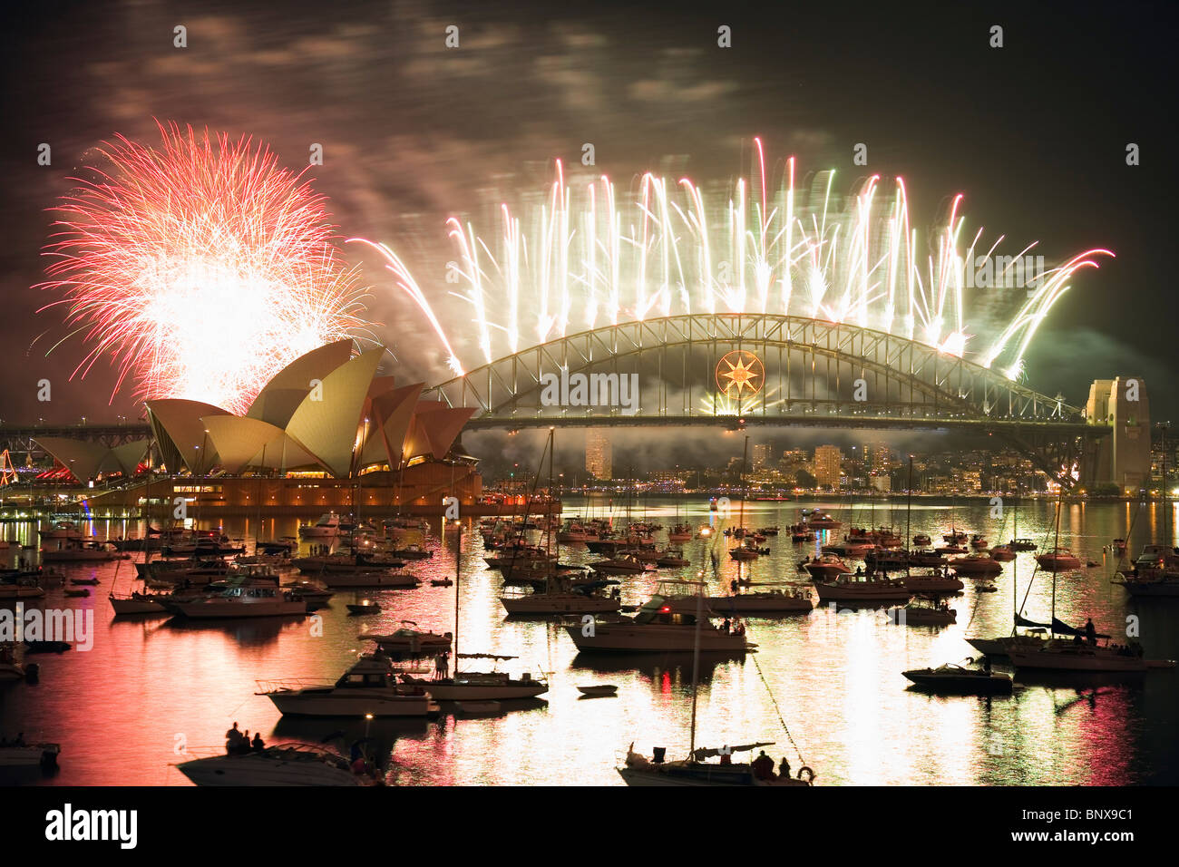 New Year's Eve fireworks over Sydney harbour. Sydney, New South Wales, AUSTRALIA Stock Photo
