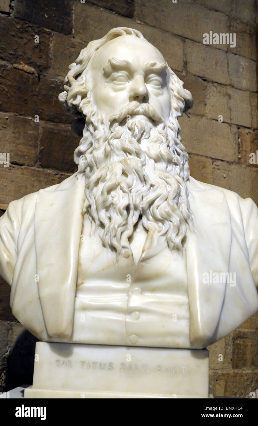 Marble Bust Of Sir Titus Salt In Salts Mill In Saltaire, Yorkshire Stock Photo