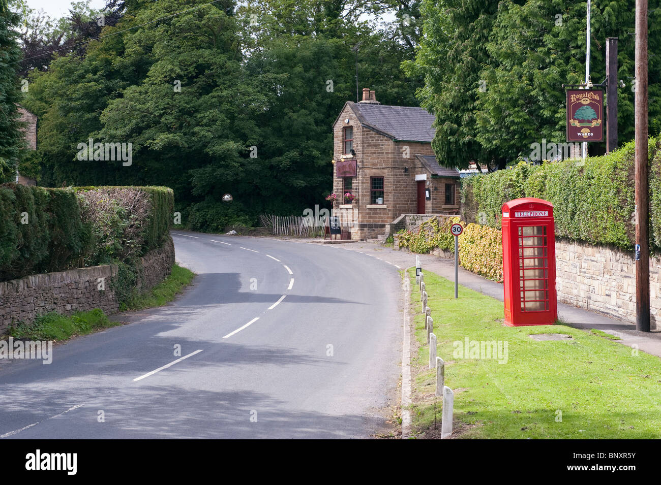 The Royal Oak public house in Millthorpe in Derbyshire Stock Photo