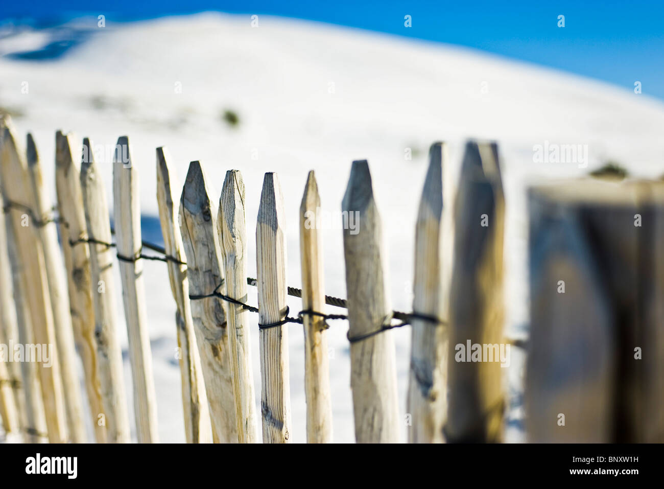 Rustic wooden fences hi-res stock photography and images - Alamy
