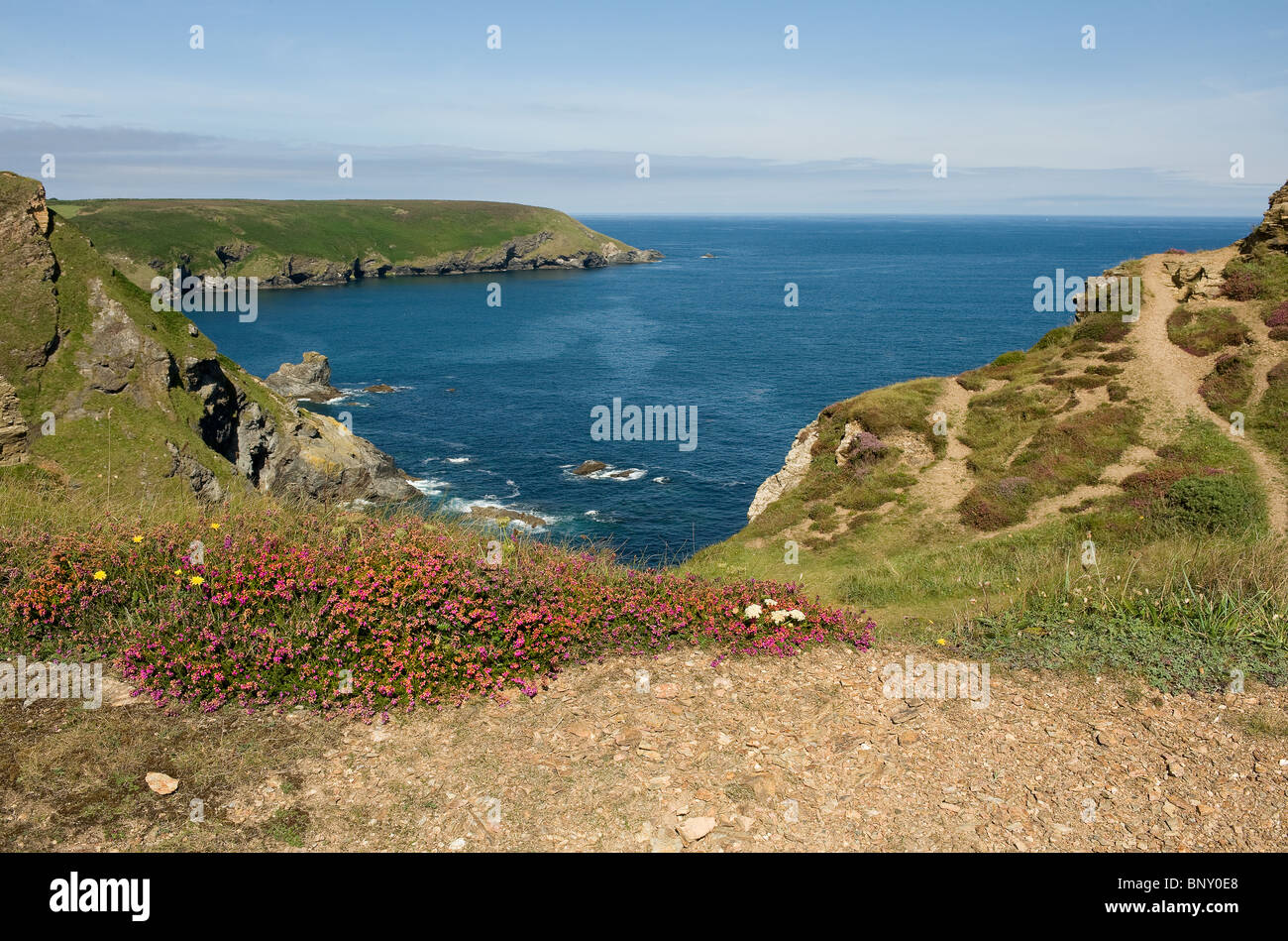 Hells Mouth on the Cornish coast. Photo by Gordon Scammell Stock Photo ...