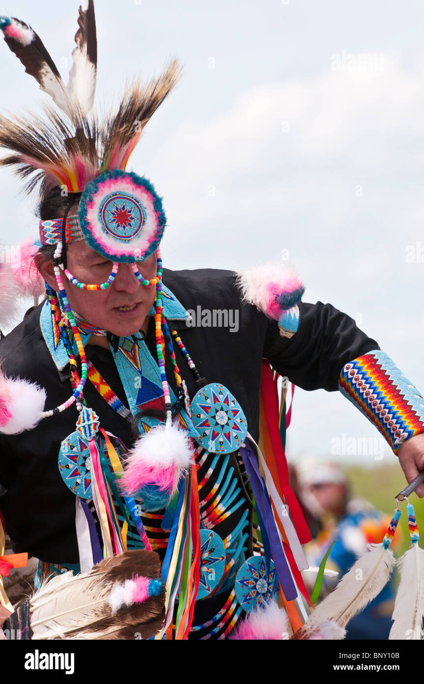 Native canada chicken dance hires stock photography and images Alamy