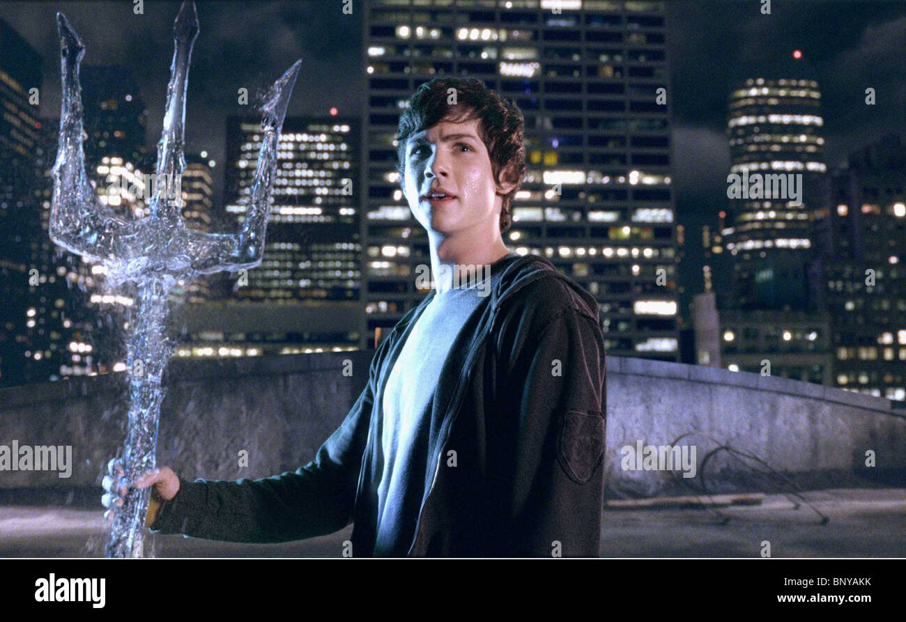 Logan Lerman foto Percy Jackson y el ladrón del rayo / 4 de 20