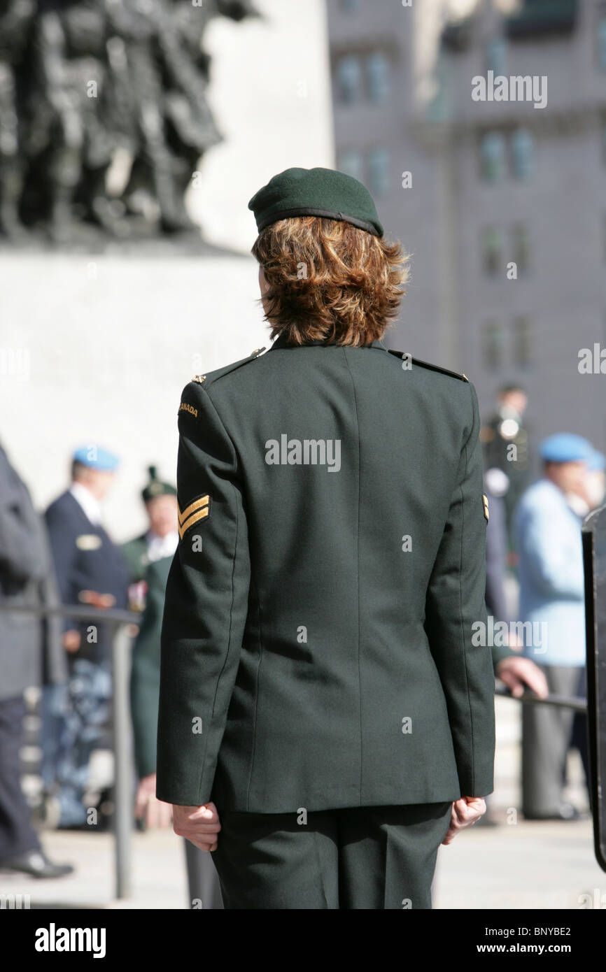 Female military hi-res stock photography and images - Alamy