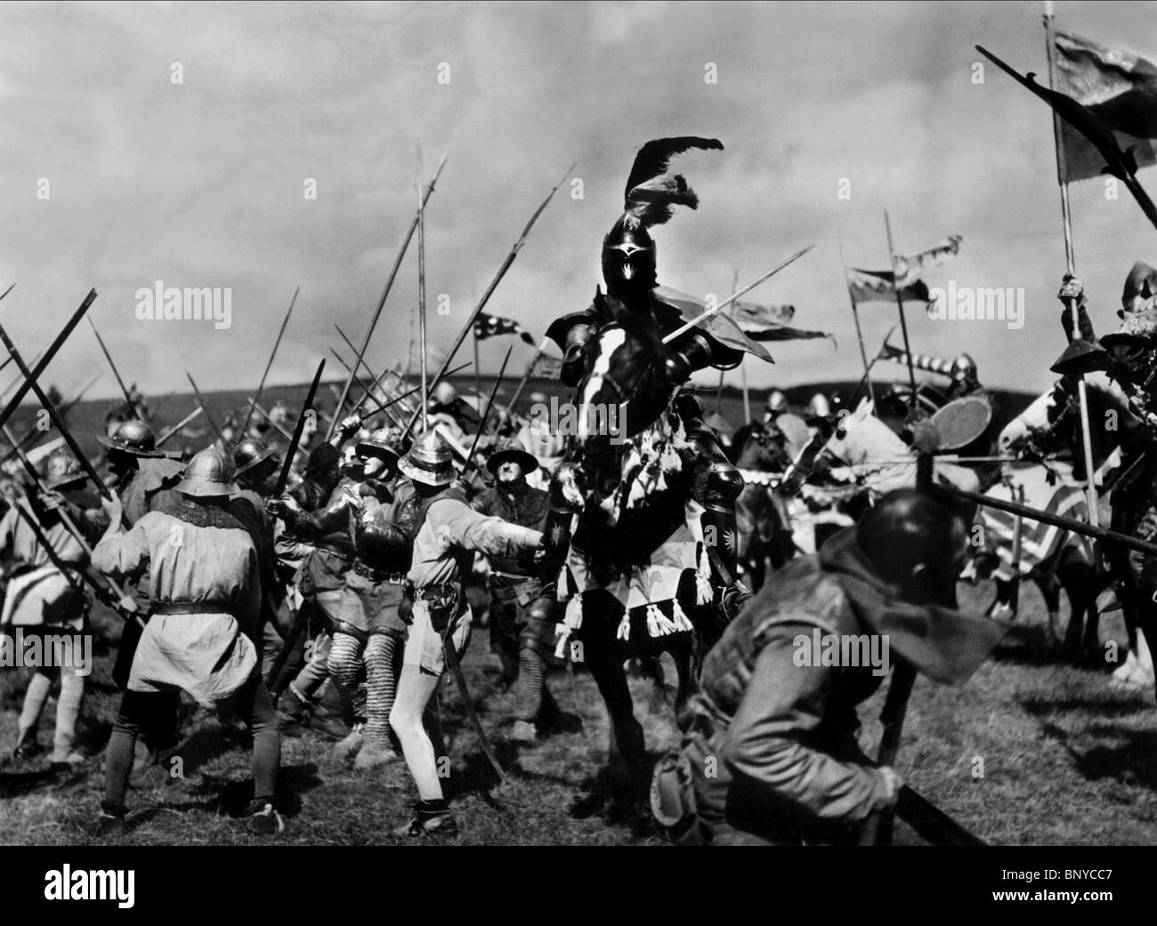 BATTLE SCENE HENRY THE FIFTH HENRY V (1944 Stock Photo Alamy