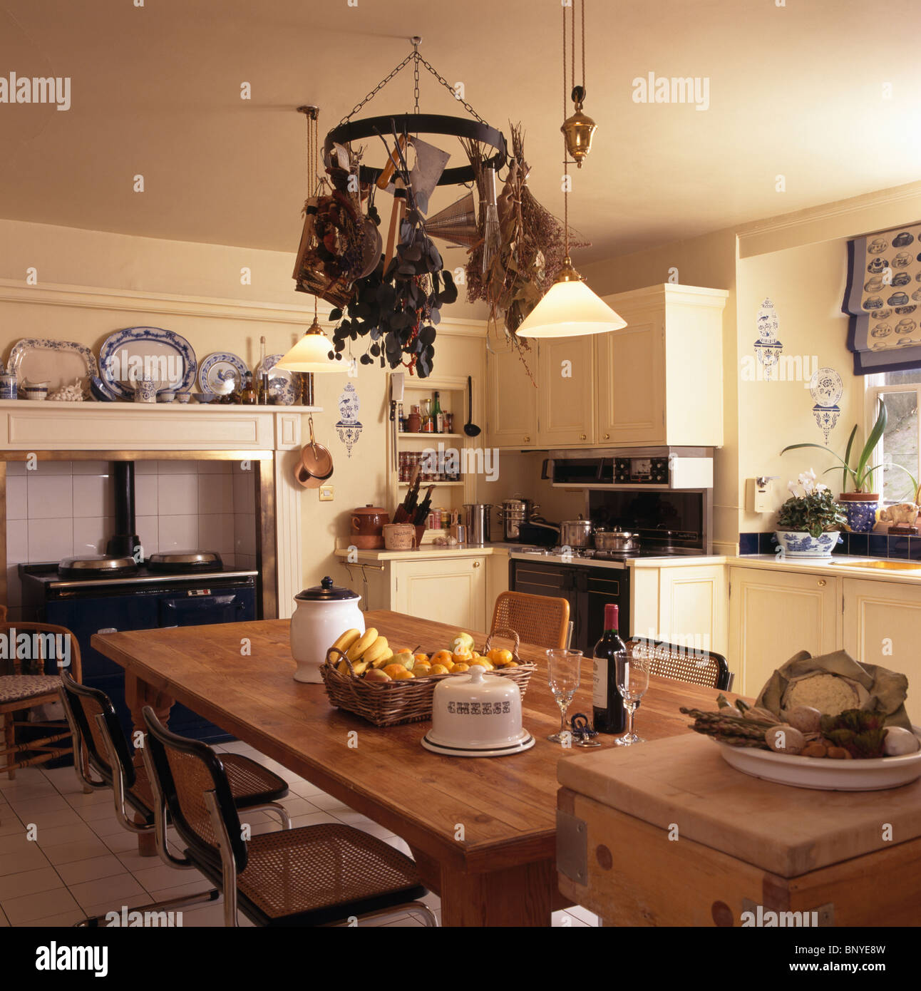Metal pan storage rack and pendant 