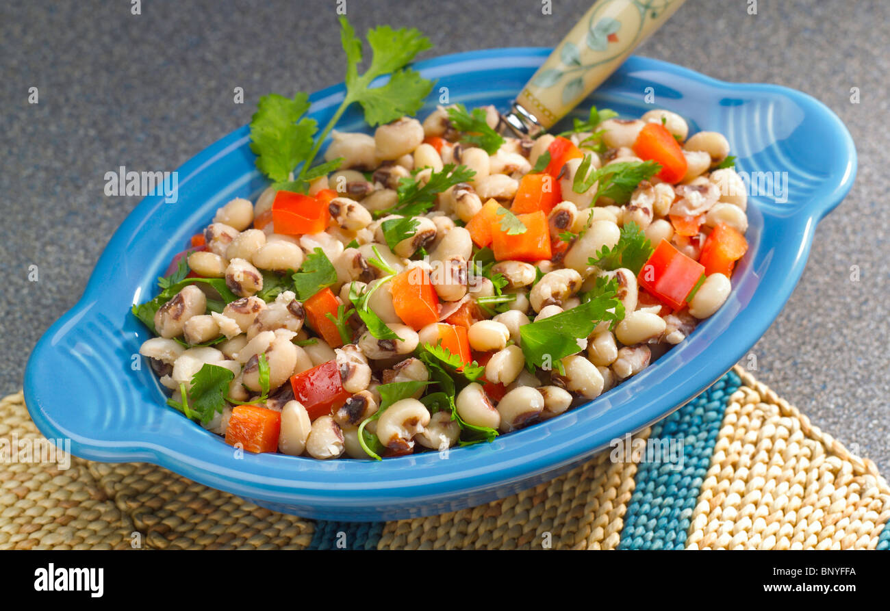 Blackeyed pea salad with red bell peppers & cilantro Stock Photo Alamy