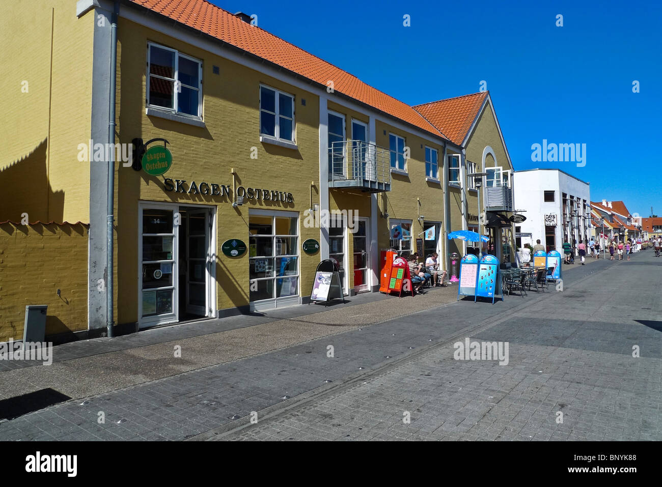 Restaurants and Cafe culture in Havnevej Skagen Denmark Stock Photo - Alamy