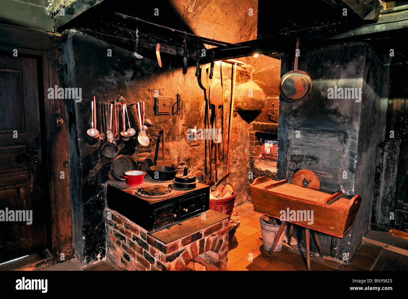 Germany, Black Forest: Typical farmers kitchen in the 'Resenhof Museum' in Bernau Stock Photo