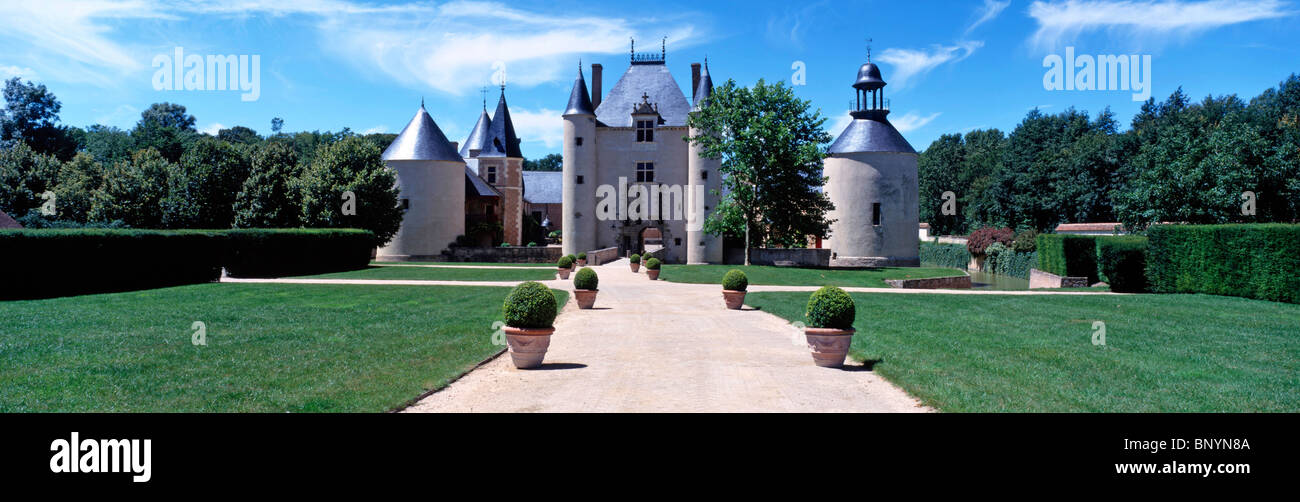 Panoramic view of the impressive 16th Century Chateau at Chamerolles Stock Photo