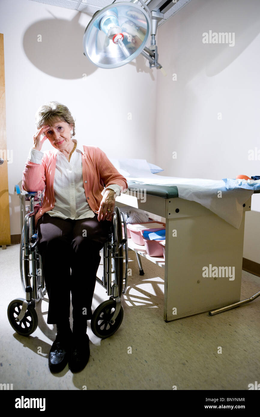 Old woman in wheelchair hi-res stock photography and images - Alamy