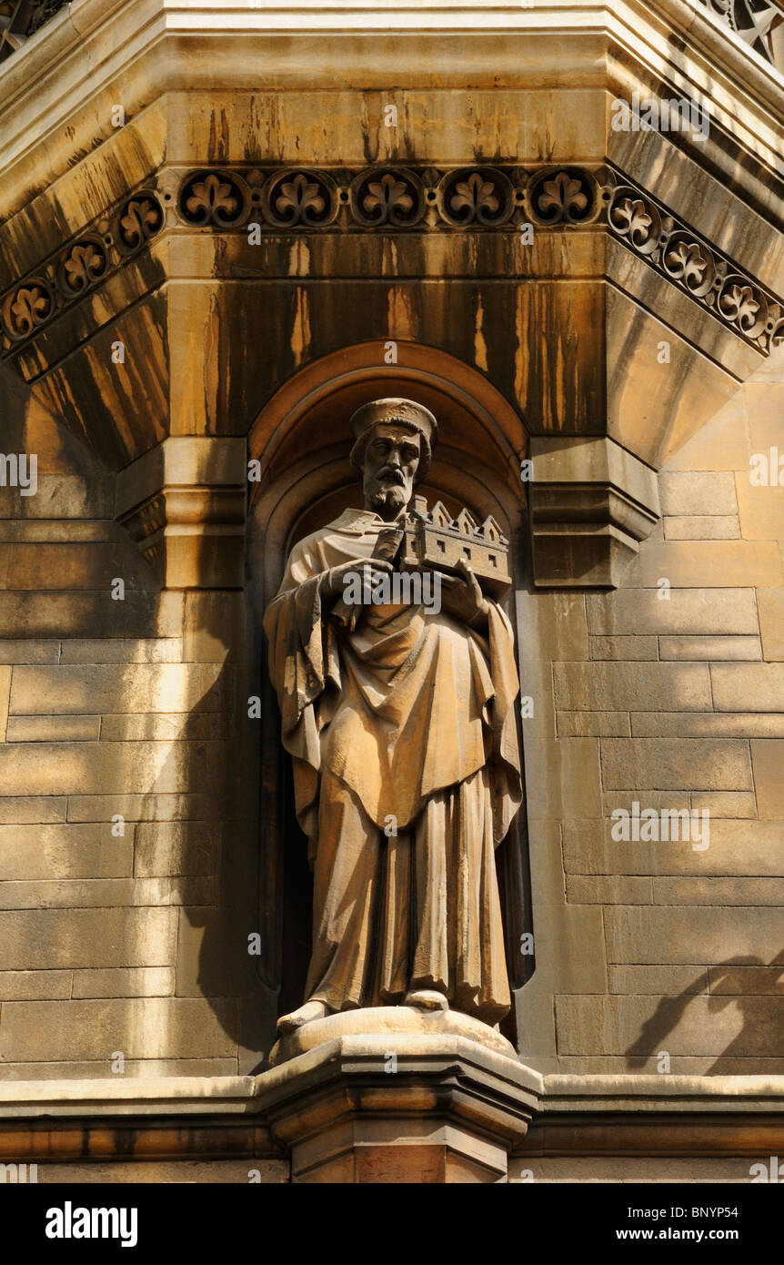Statue above the gate to Tree Court, Gonville and Caius College