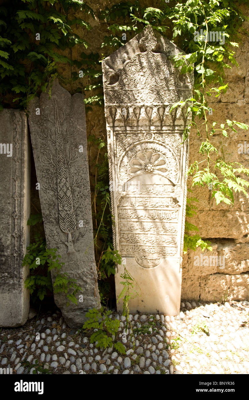 Muslim grave hi-res stock photography and images - Alamy