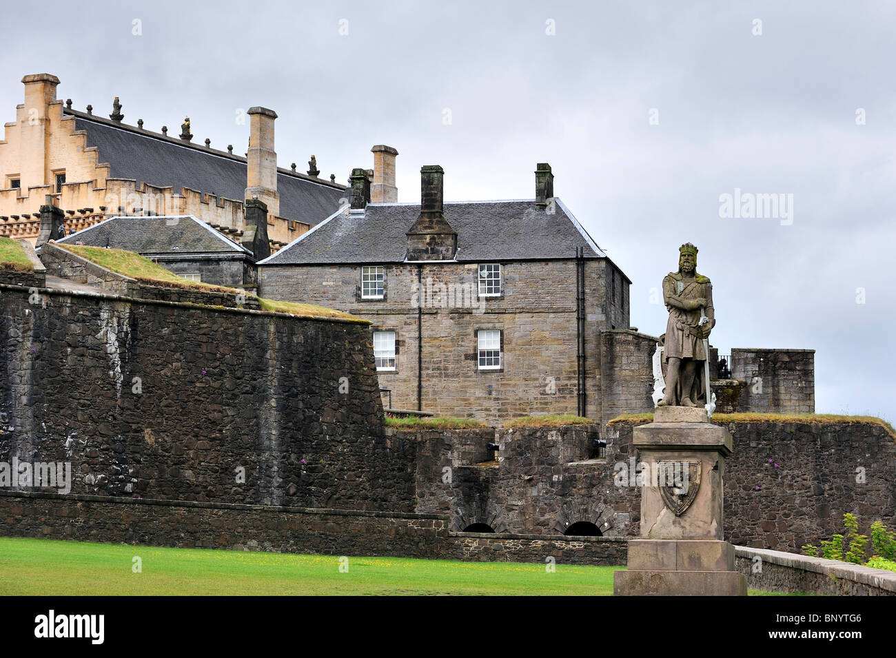 Statue of Robert the Bruce on the castle esplanade of Stirling Castle, Scotland, UK Stock Photo