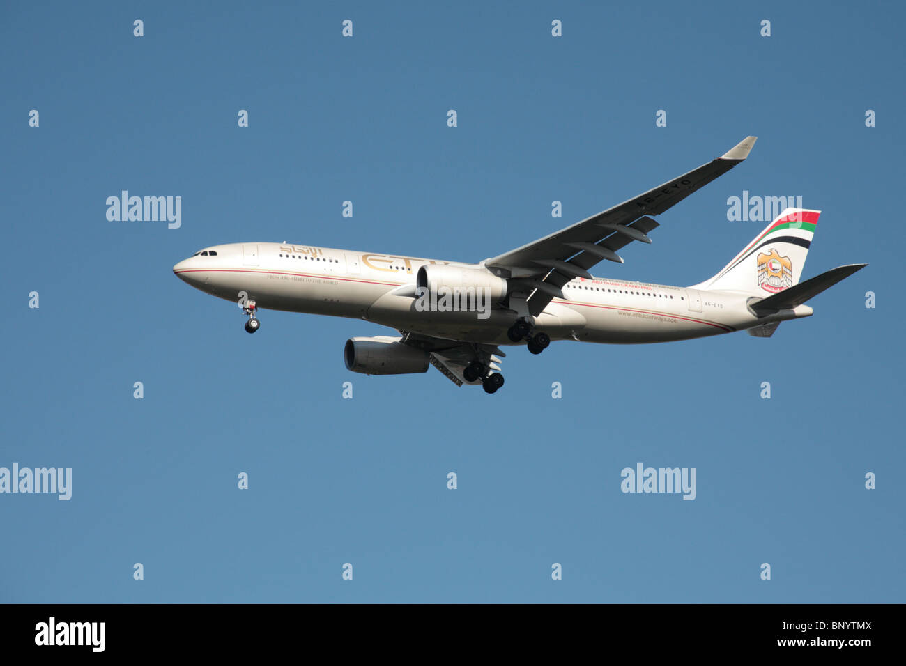 Etihad airways airbus a330 hi-res stock photography and images - Alamy