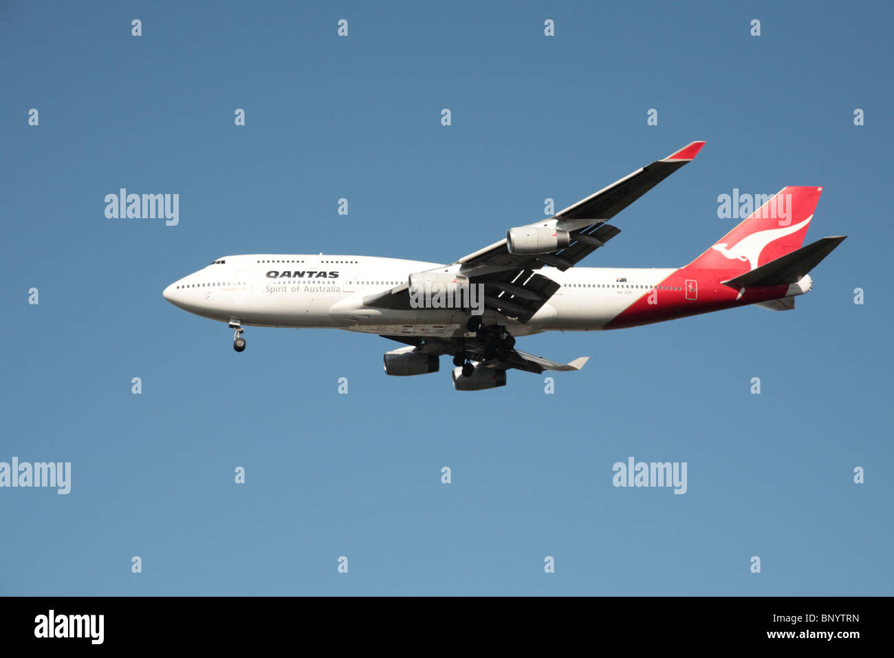 QANTAS Boeing 747-438 on final approach to Heathrow airport Stock Photo