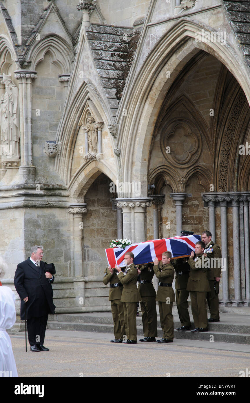 Funeral director hi-res stock photography and images - Alamy