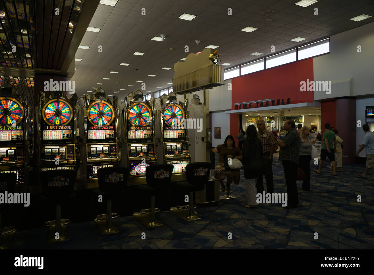 Las vegas airport slot machines hi-res stock photography and images - Alamy