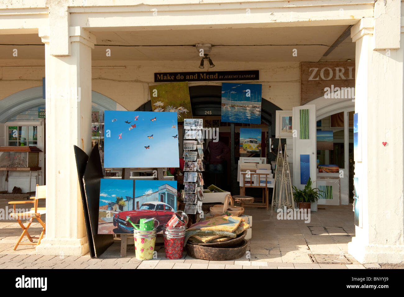 Art shop at the Kings Road Arches, by the beach in Brighton Stock Photo Alamy