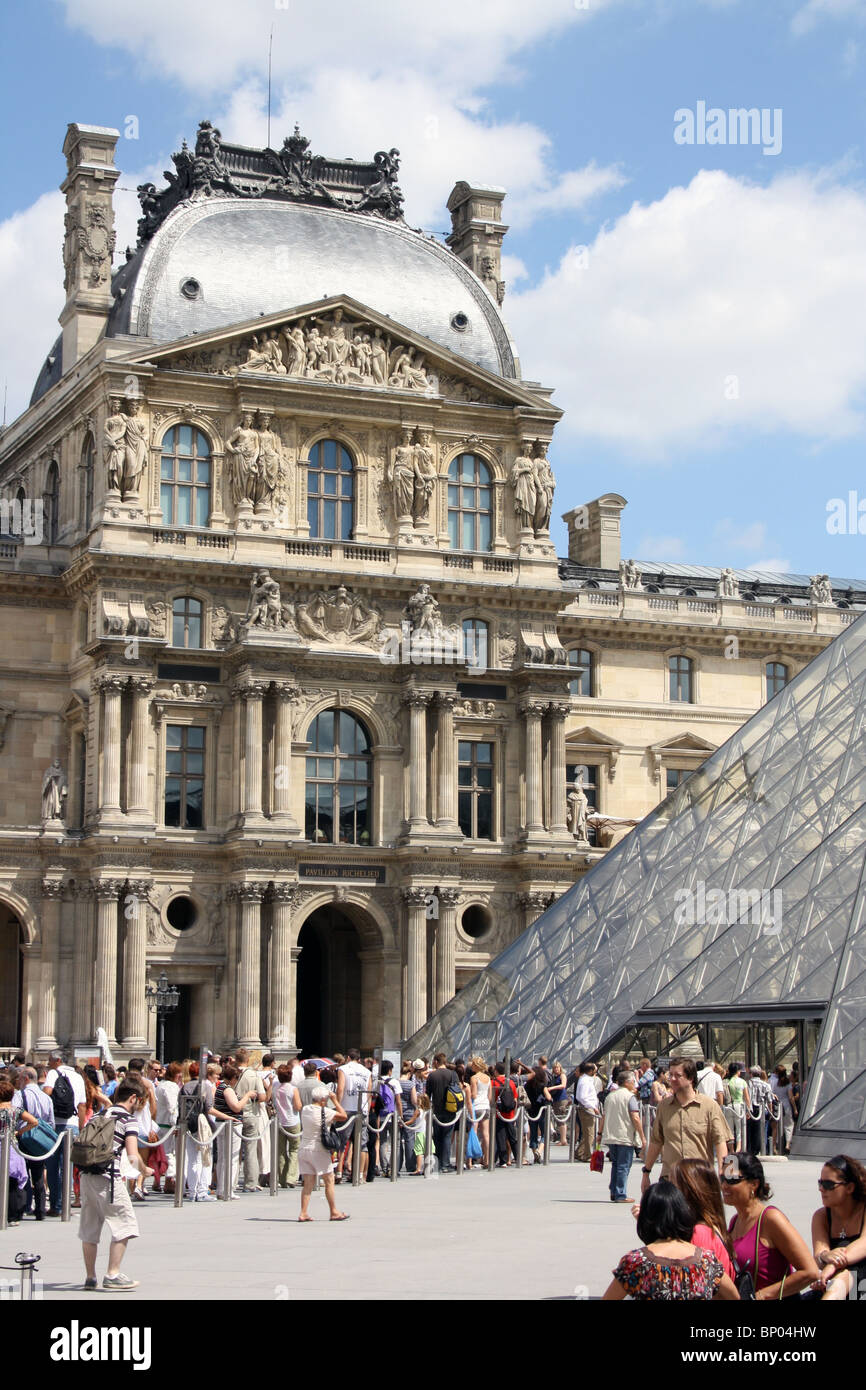 Paris, France, Palais du Louvre, Pavilion Richelieu and pyramid. Stock Photo