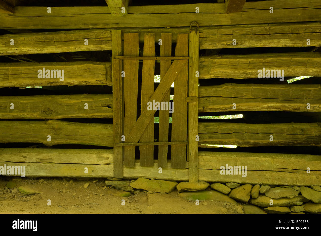 Crib door on barn hires stock photography and images Alamy