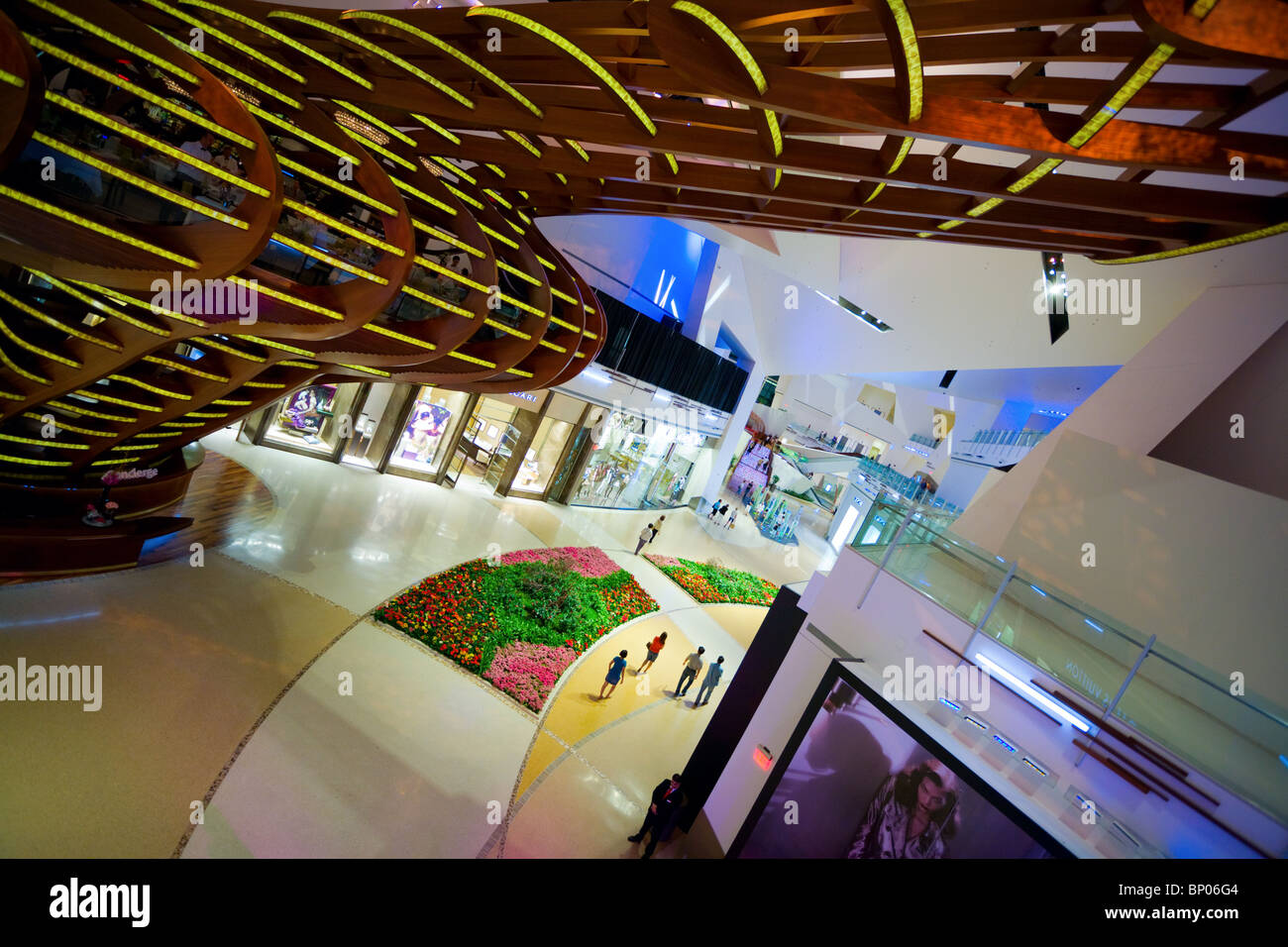 Modern hotel lobby interior hi-res stock photography and images - Alamy