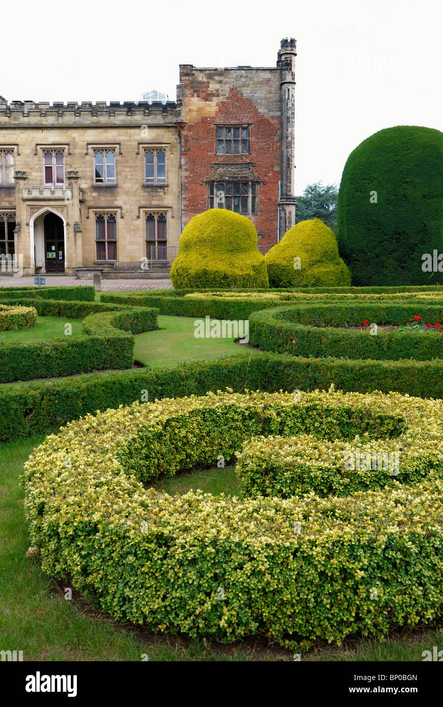 Elvaston castle country park hi-res stock photography and images - Alamy