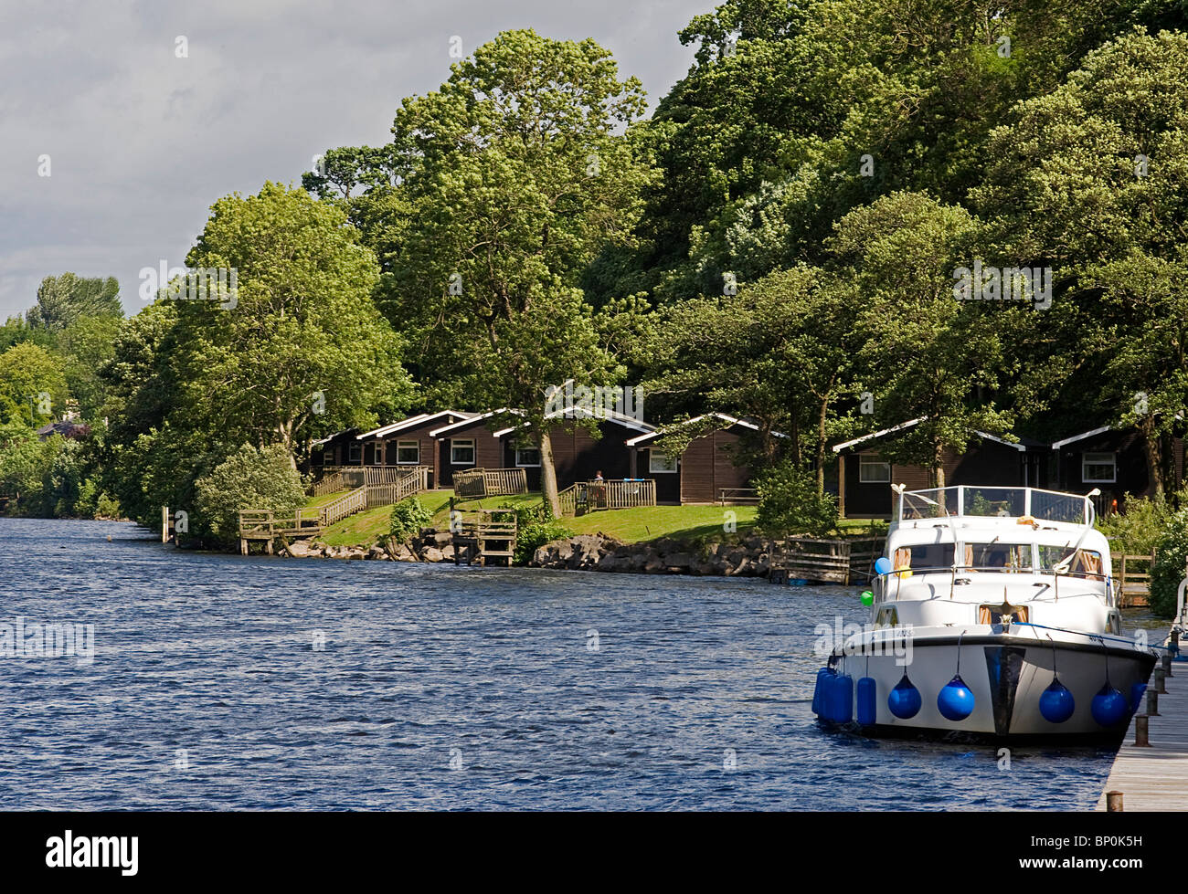 Northern Ireland, Fermanagh, Enniskillen. The waterway linking Upper