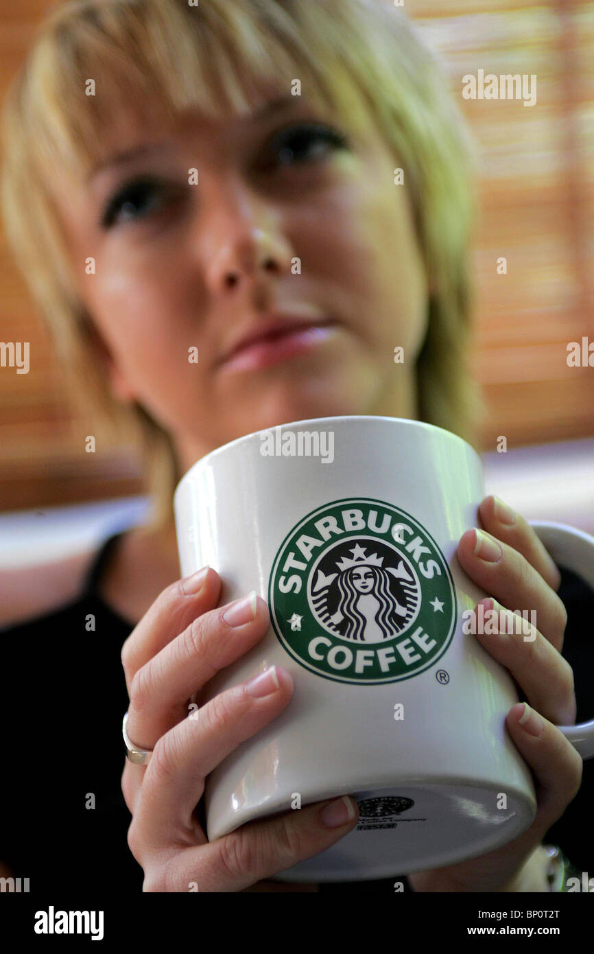 Starbucks mug hi-res stock photography and images - Alamy