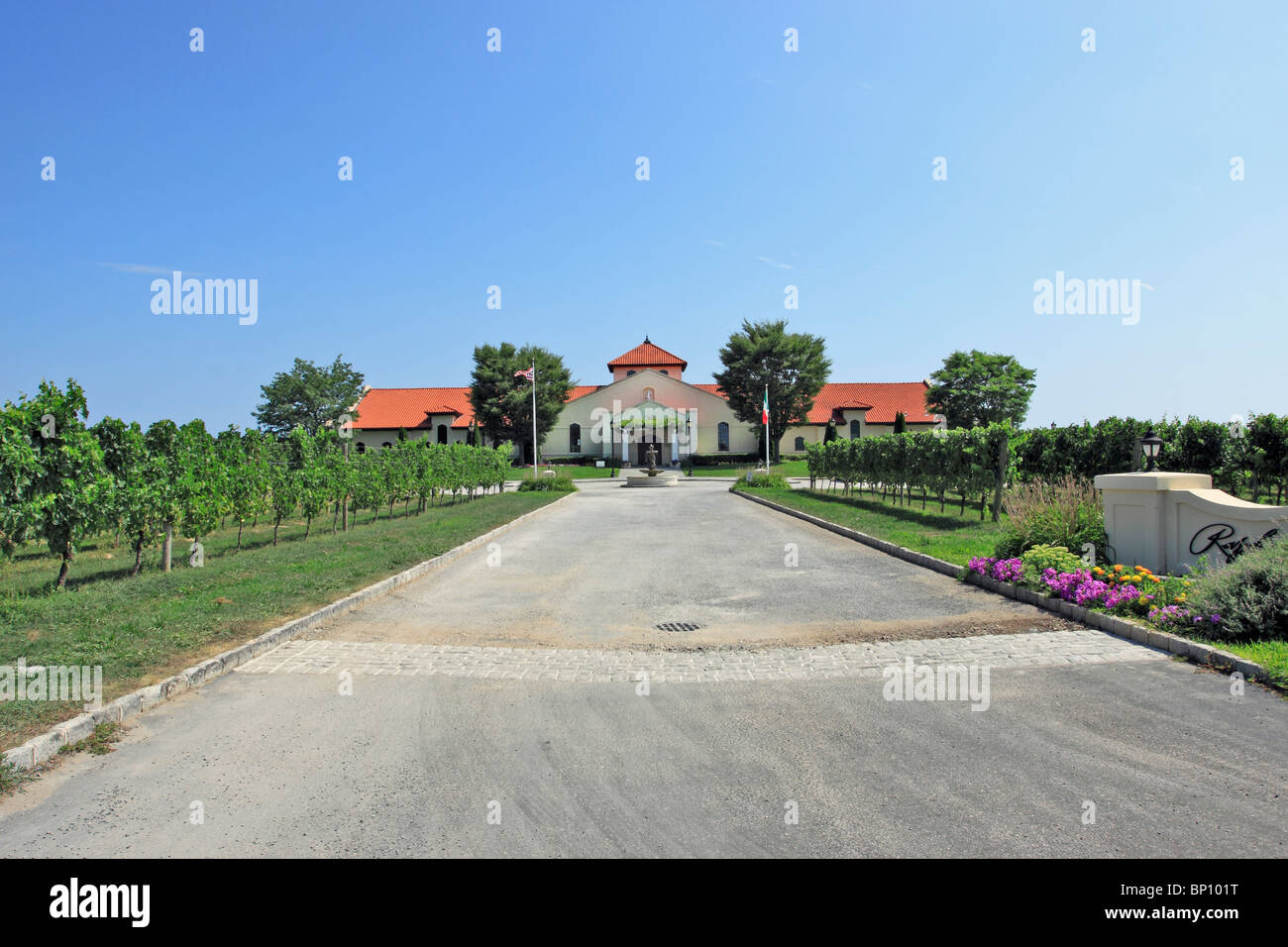 Raphael Winery and Vineyards Peconic Long Island NY Stock Photo Alamy