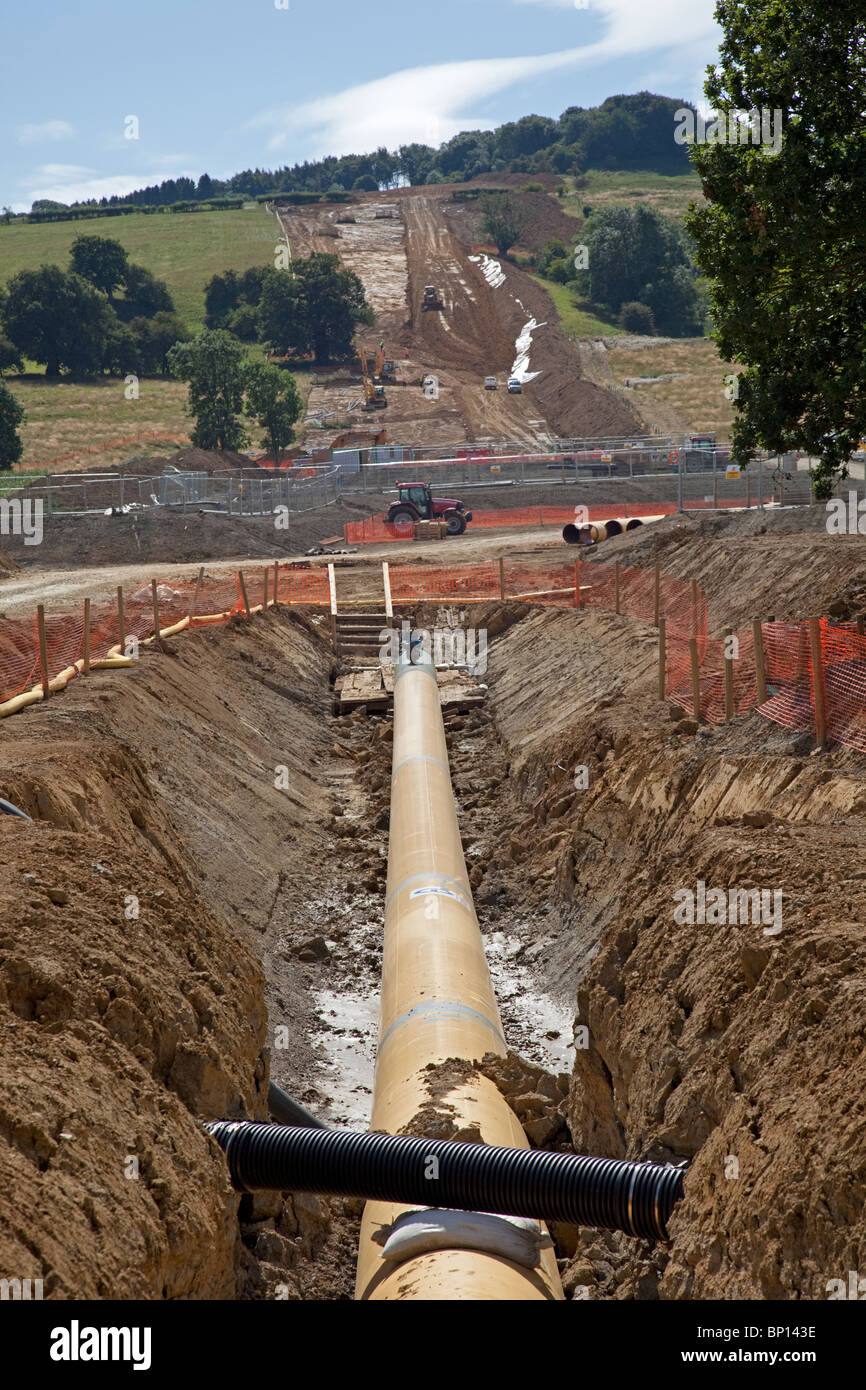 Laying new natural gas pipeline Wormington to Sapperton pipeline ...