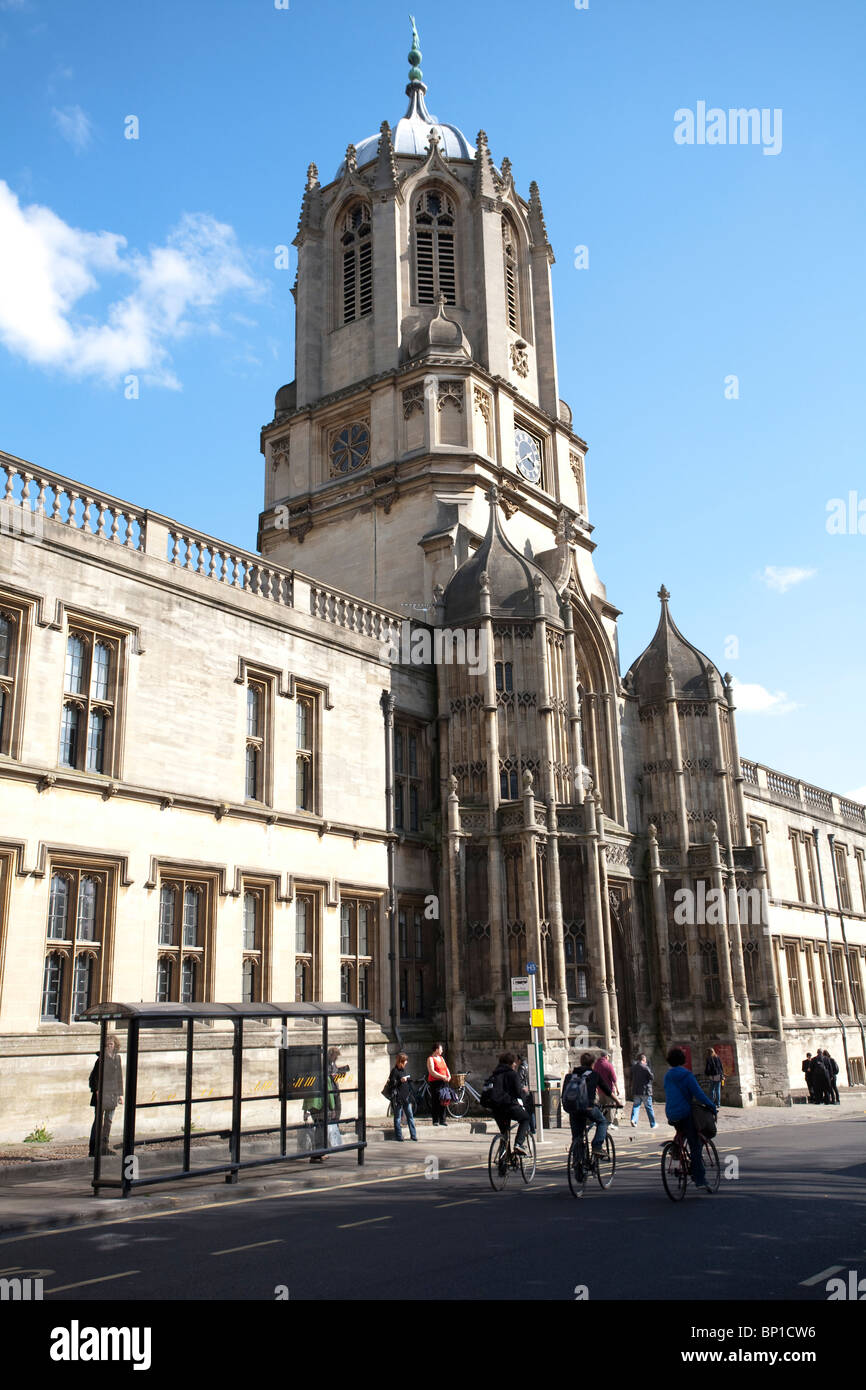 Image shows Tom Tower over St Aldates, at the entrance of Tom Quad, Christ Church, Oxford. Photo:Jeff Gilbert Stock Photo