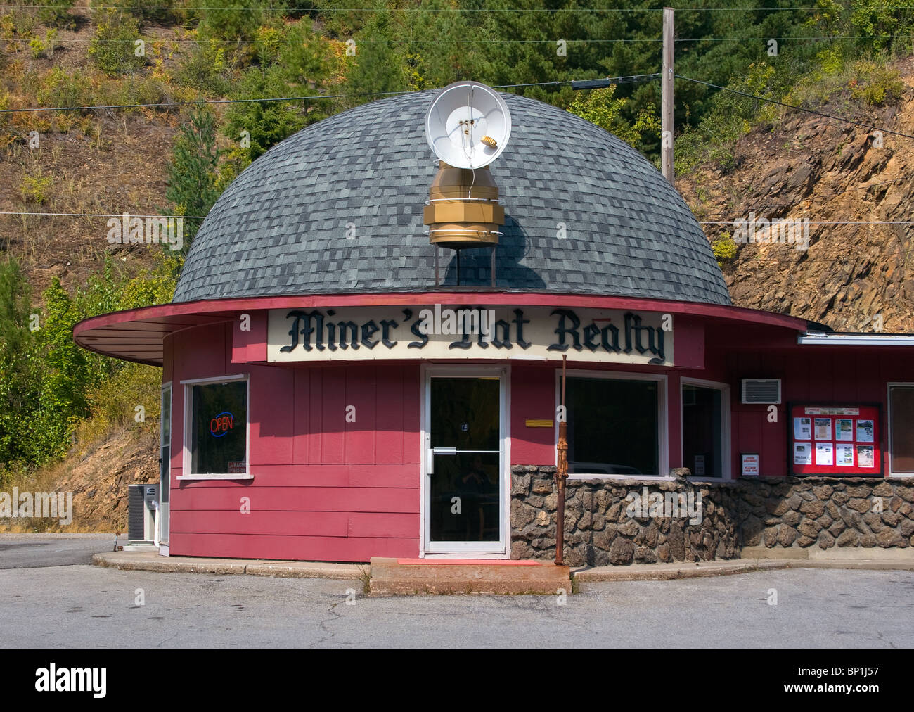 Miners Hat shaped building in Kellogg Idaho Stock Photo Alamy