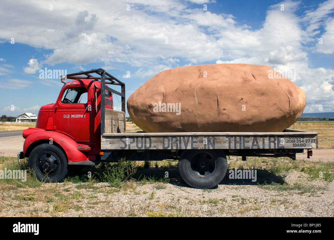 Giant Potato on a flatbed truck at the Spud Drive In Theatre in Driggs Idaho Stock Photo