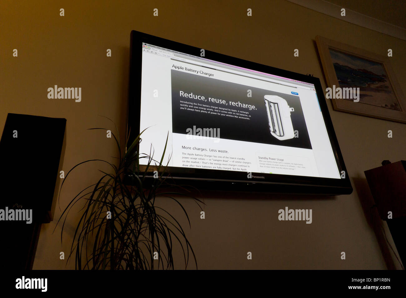 Giant flat monitor hi-res stock photography and images - Alamy